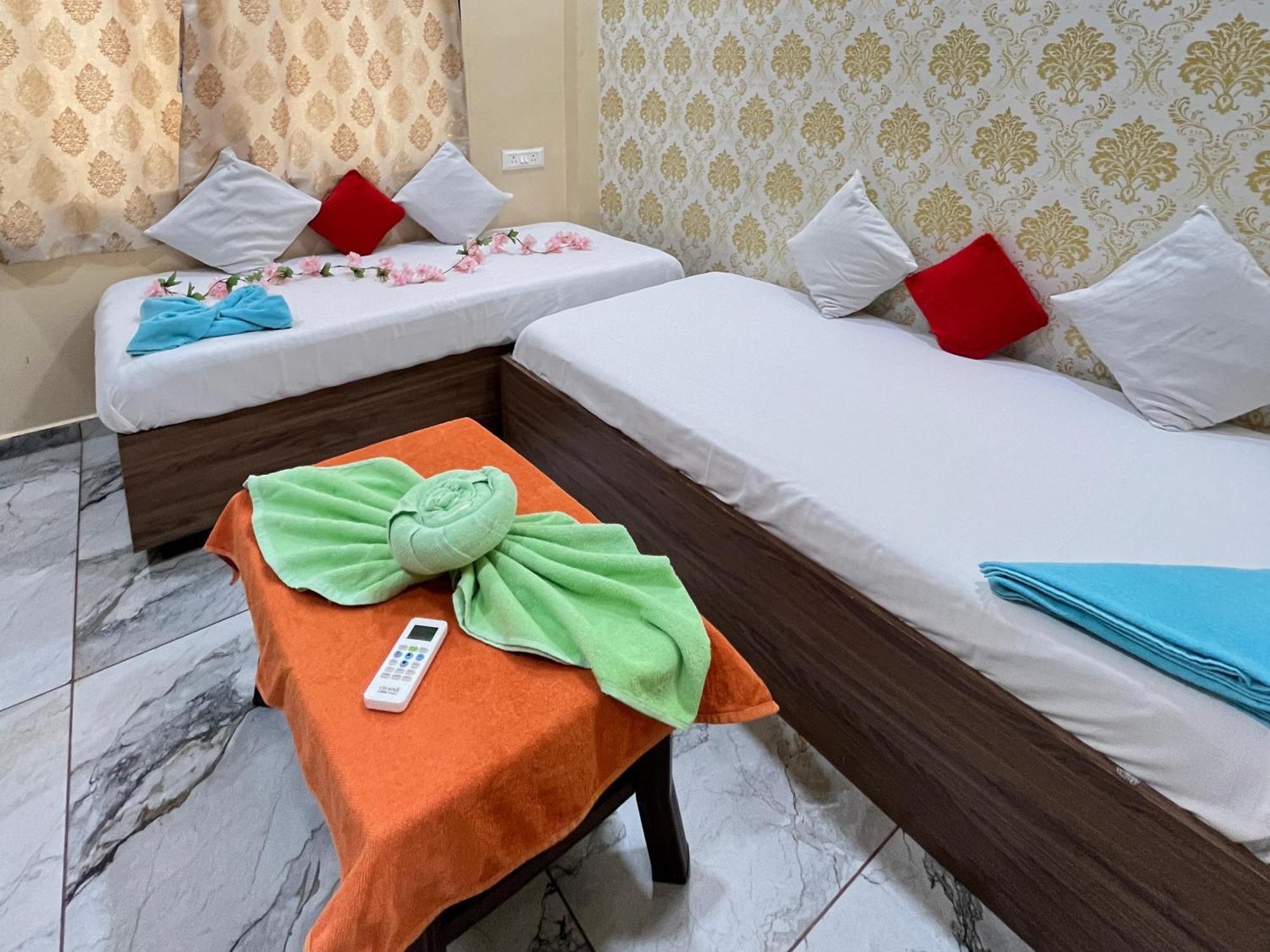 Jai Swaminarayan Delux Apartment Garudeshwar