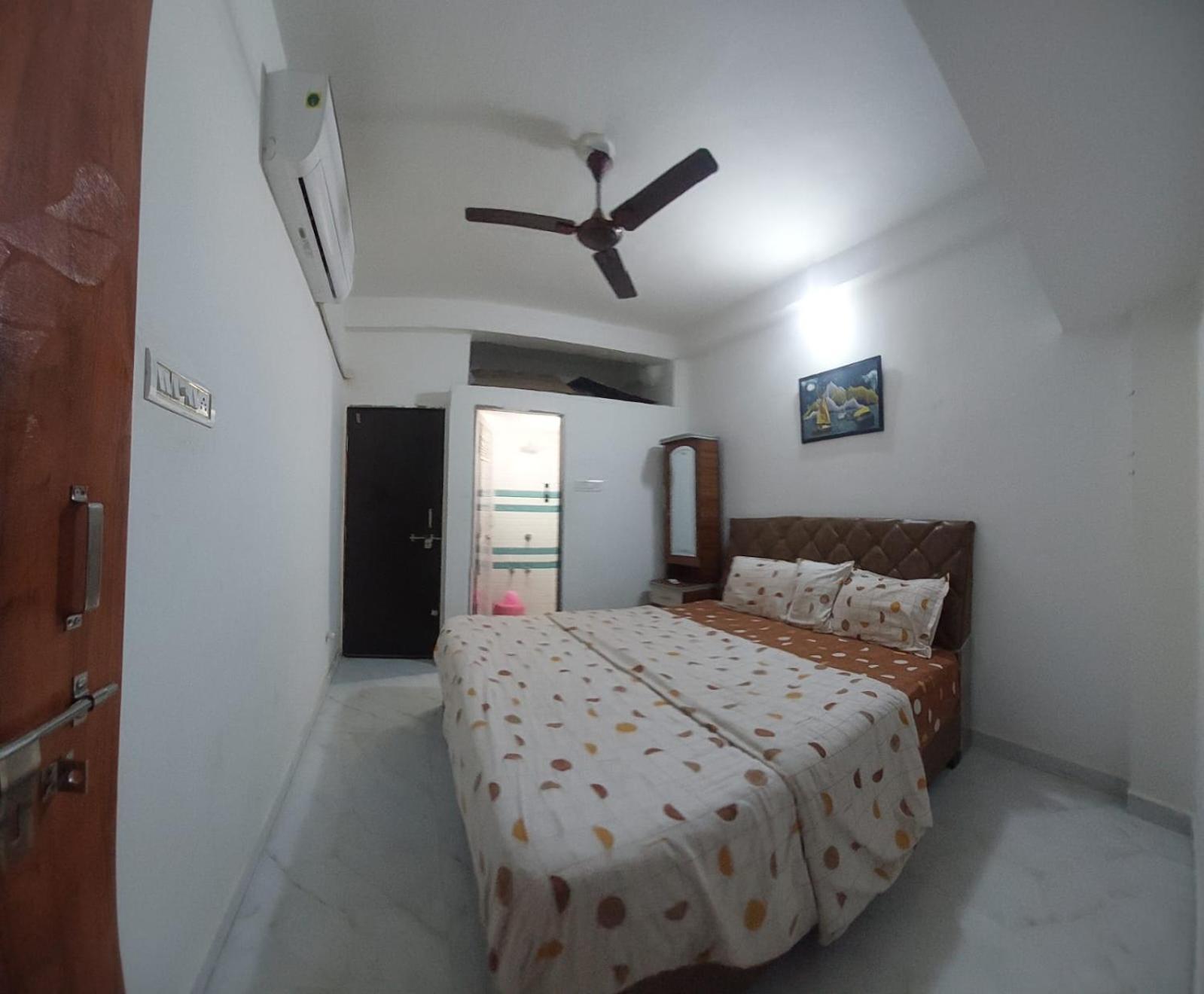 Jai Swaminarayan Delux Apartment Garudeshwar